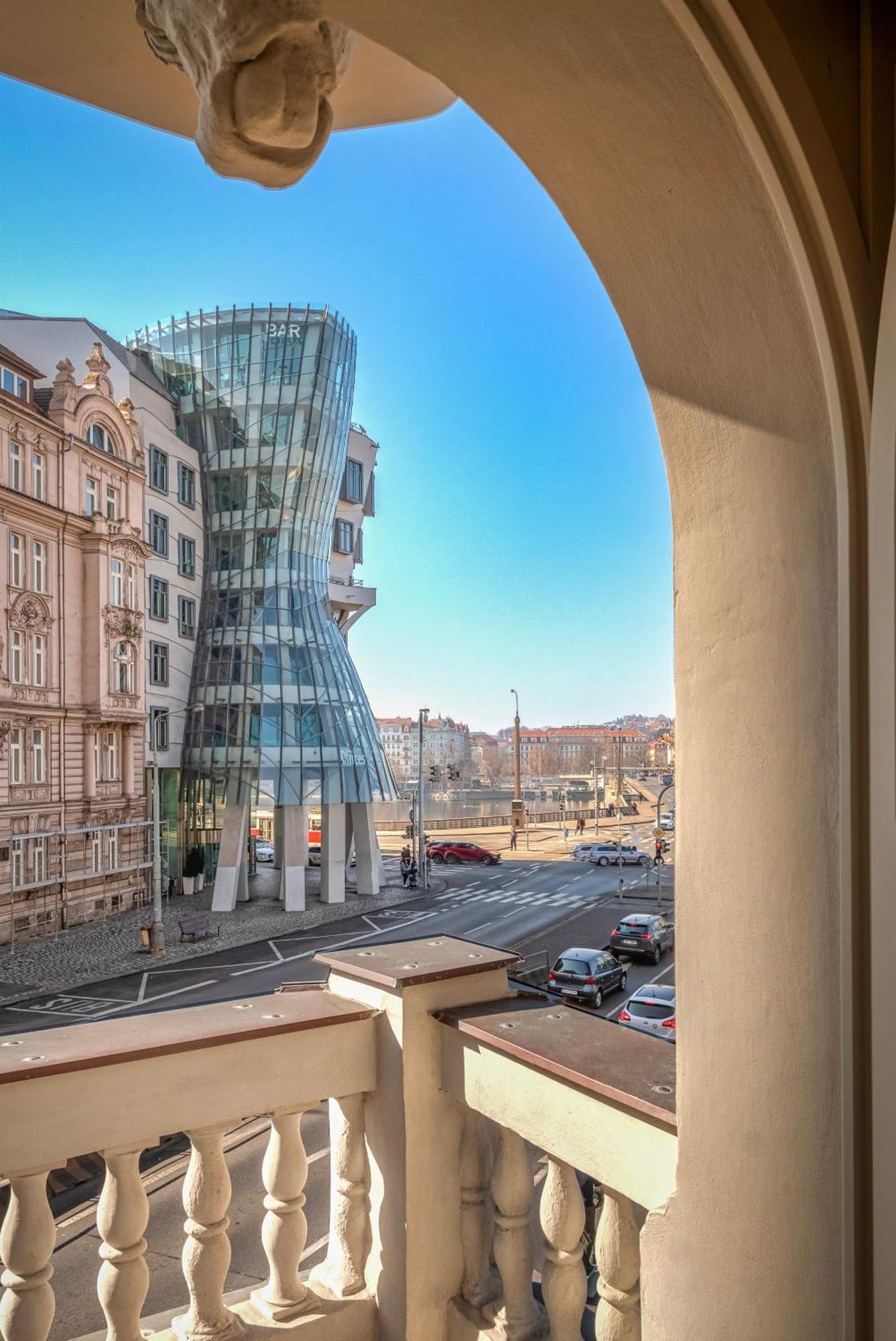 River Dance Suites By Adrez Praha Bagian luar foto