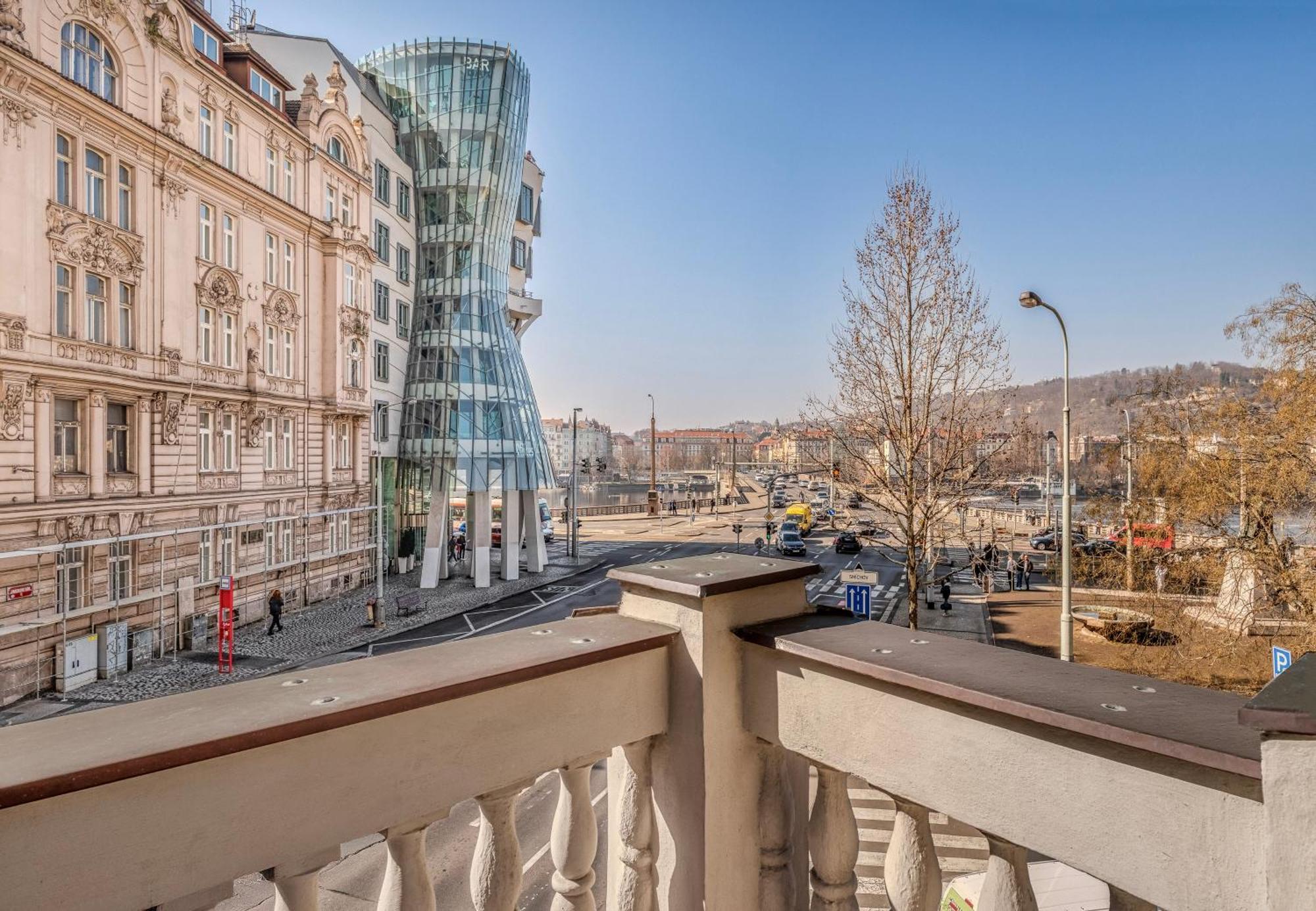 River Dance Suites By Adrez Praha Bagian luar foto